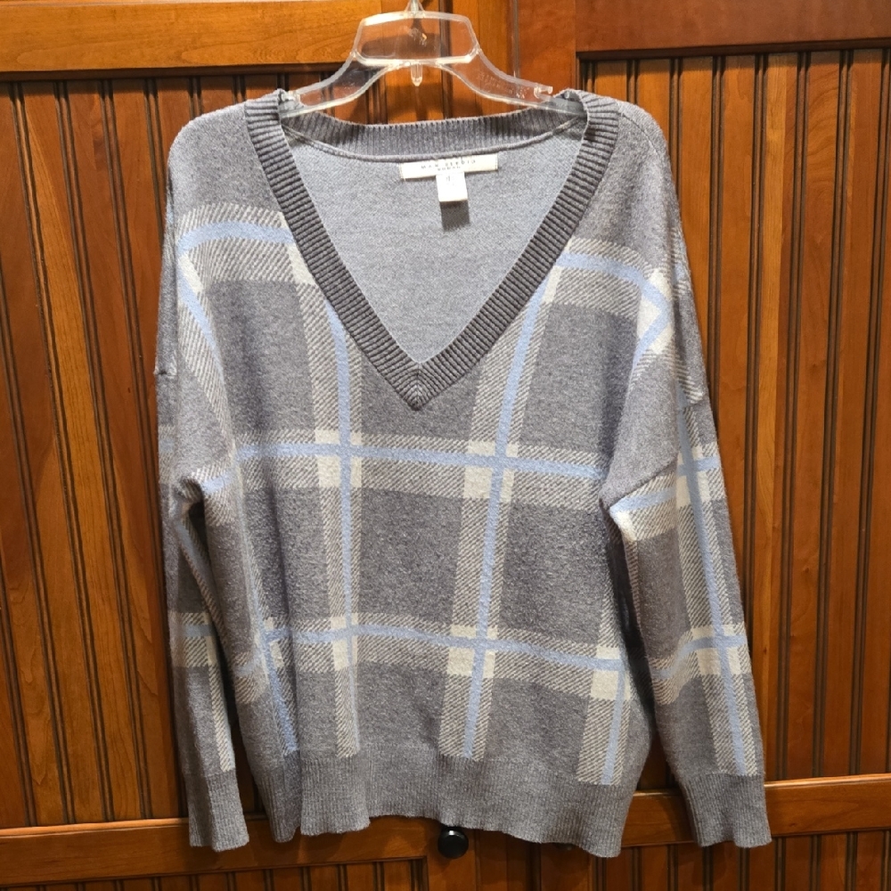 Max Studio Gray Sweater